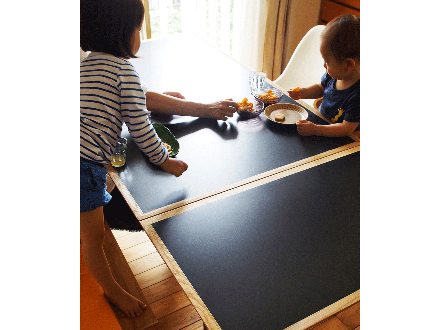 Model.25 Dining Table