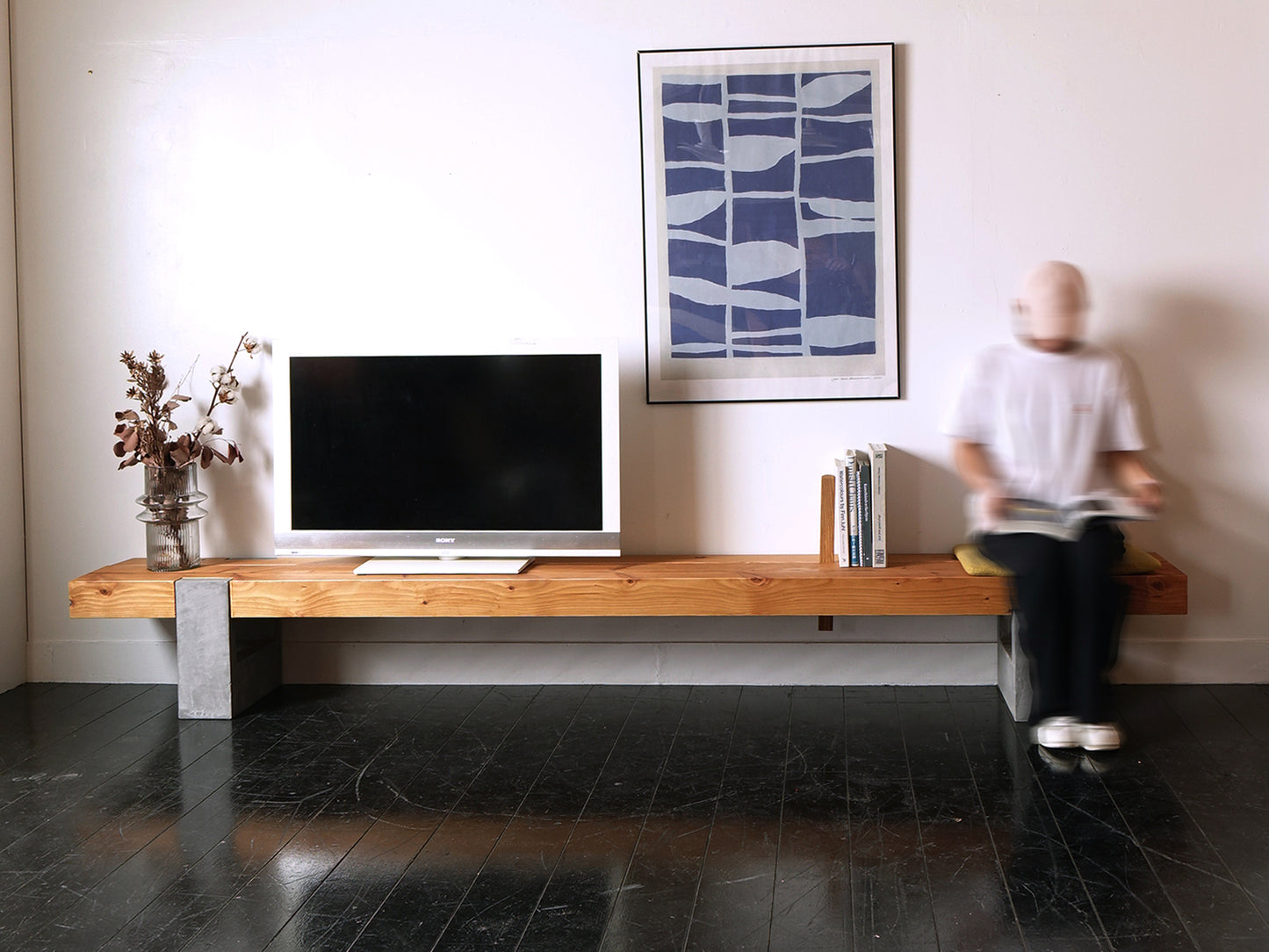 Model.82 Bench TV board