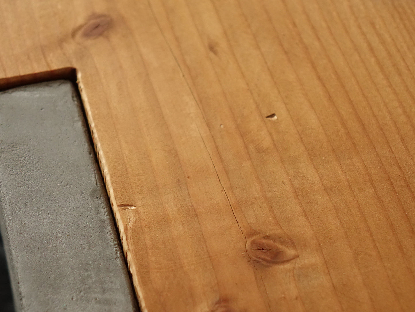 Model.82 Bench TV board