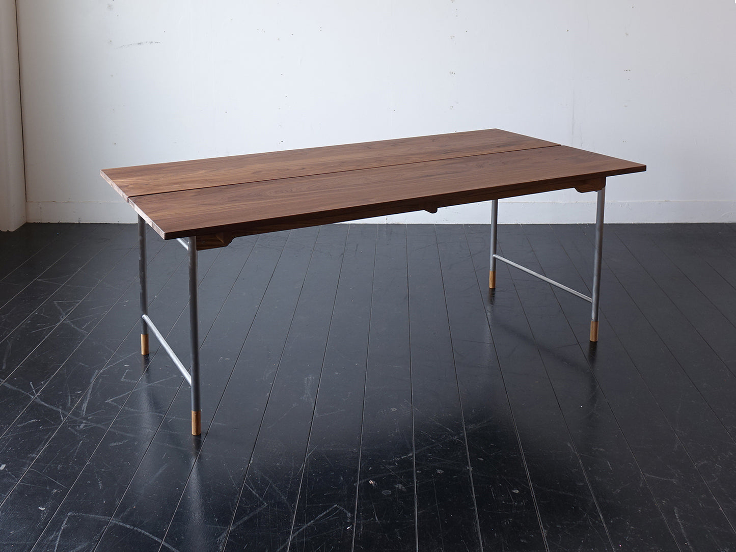Model.40F Dining Table -NEW-