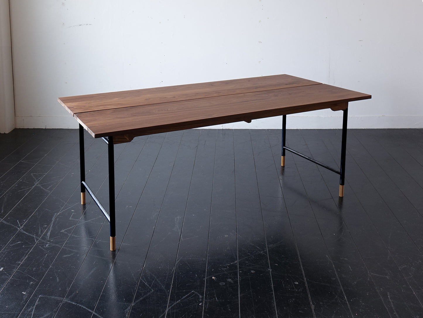 Model.40F Dining Table -NEW-