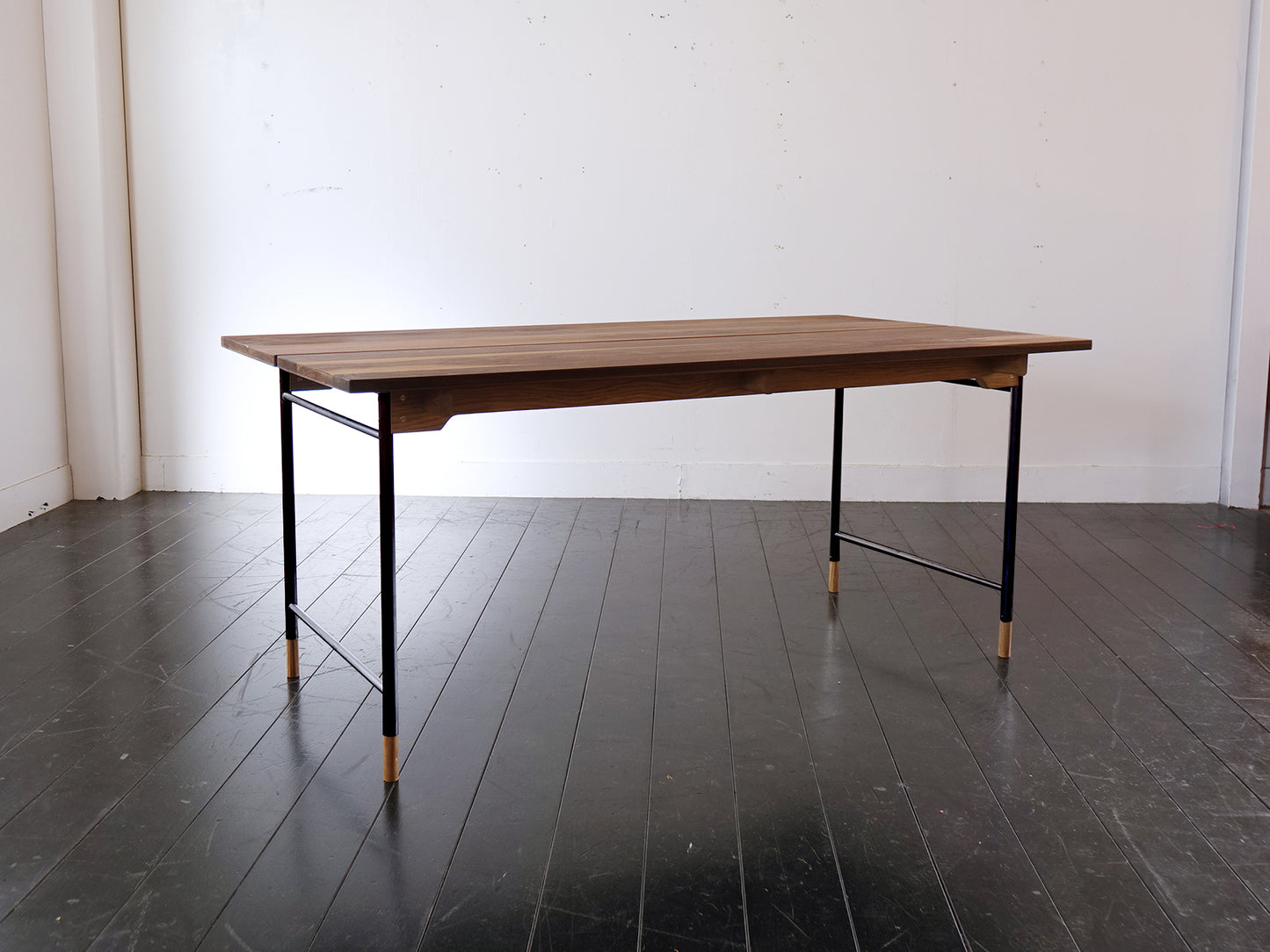Model.40F Dining Table -NEW-