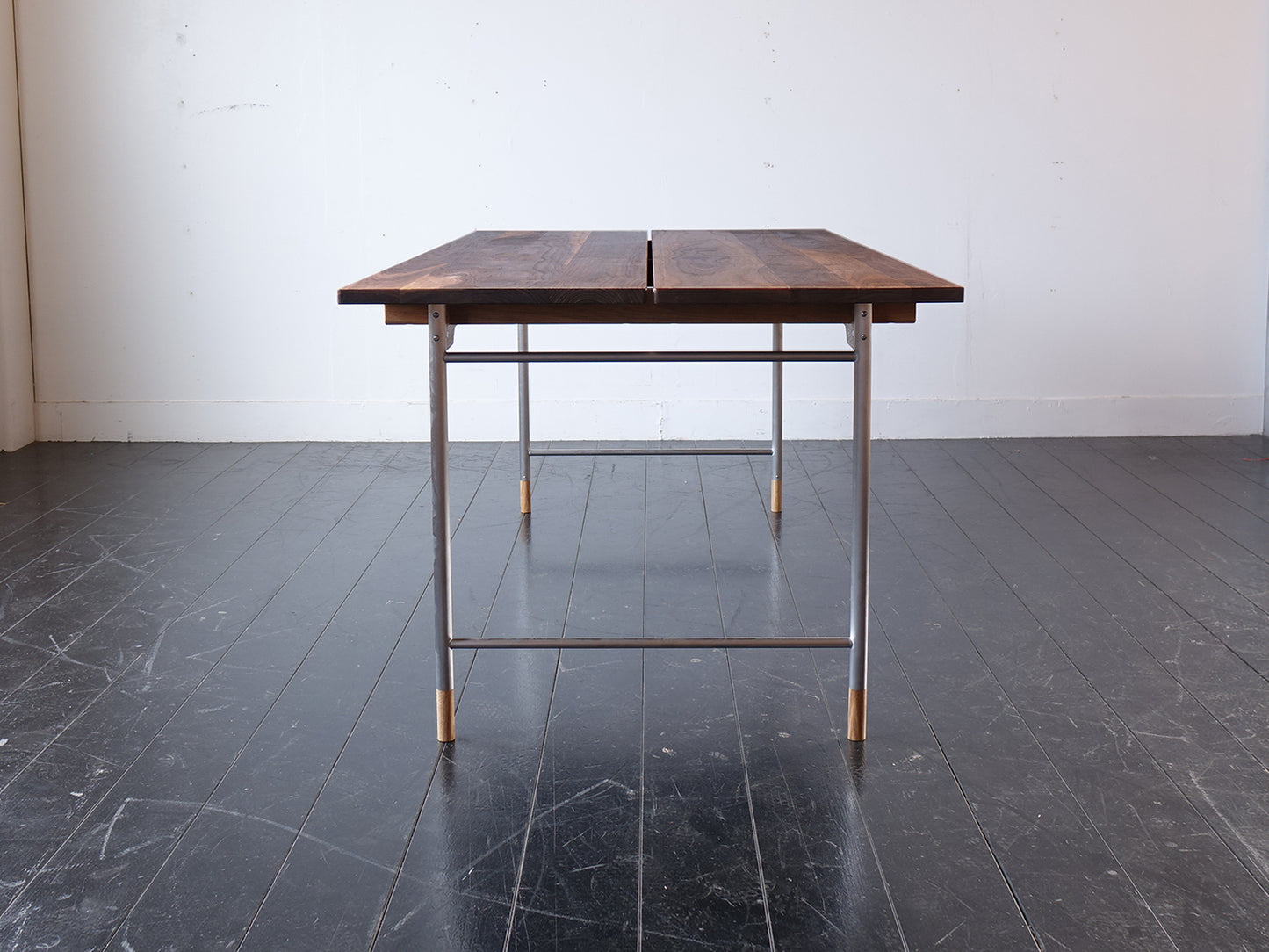 Model.40F Dining Table -NEW-