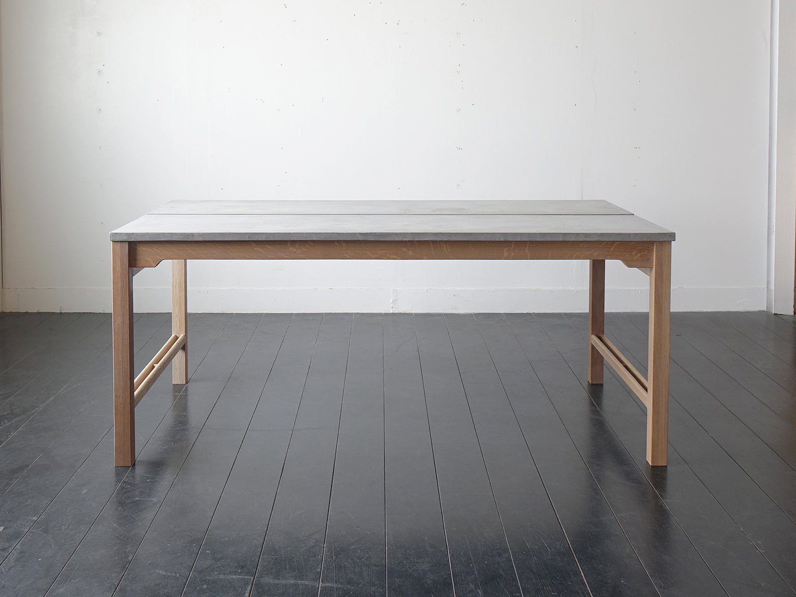 Model.42Dining Table / Veronica Furniture