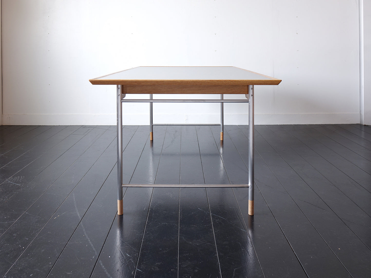 Model.24 Dining Table