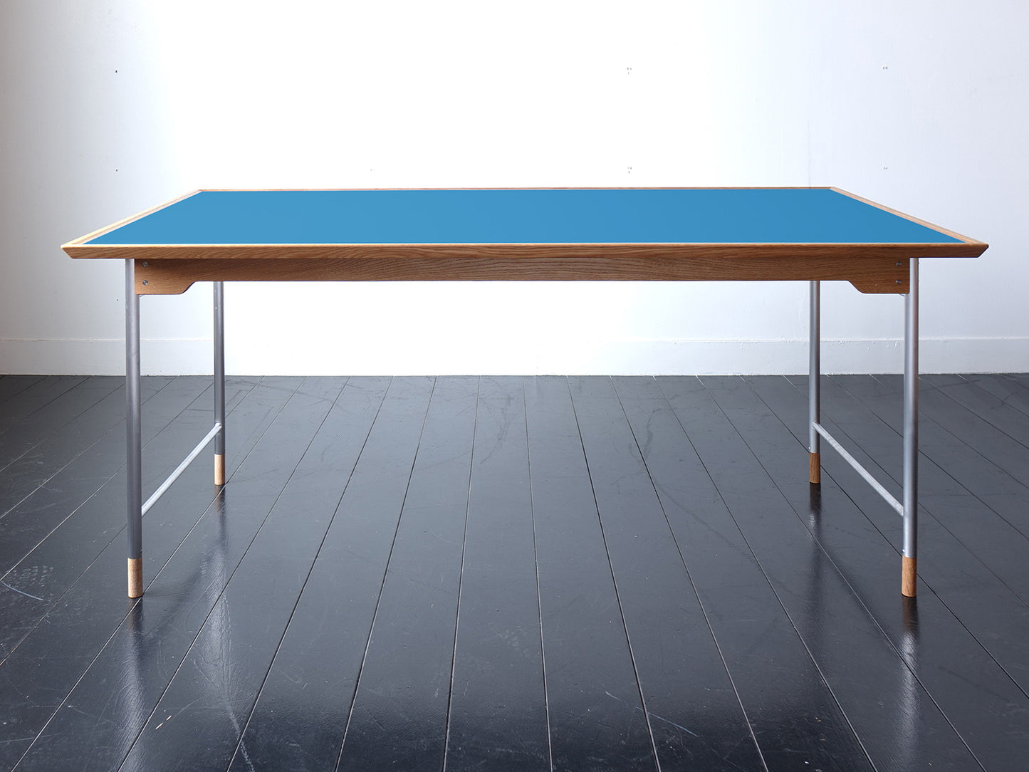 Model.24 Dining Table