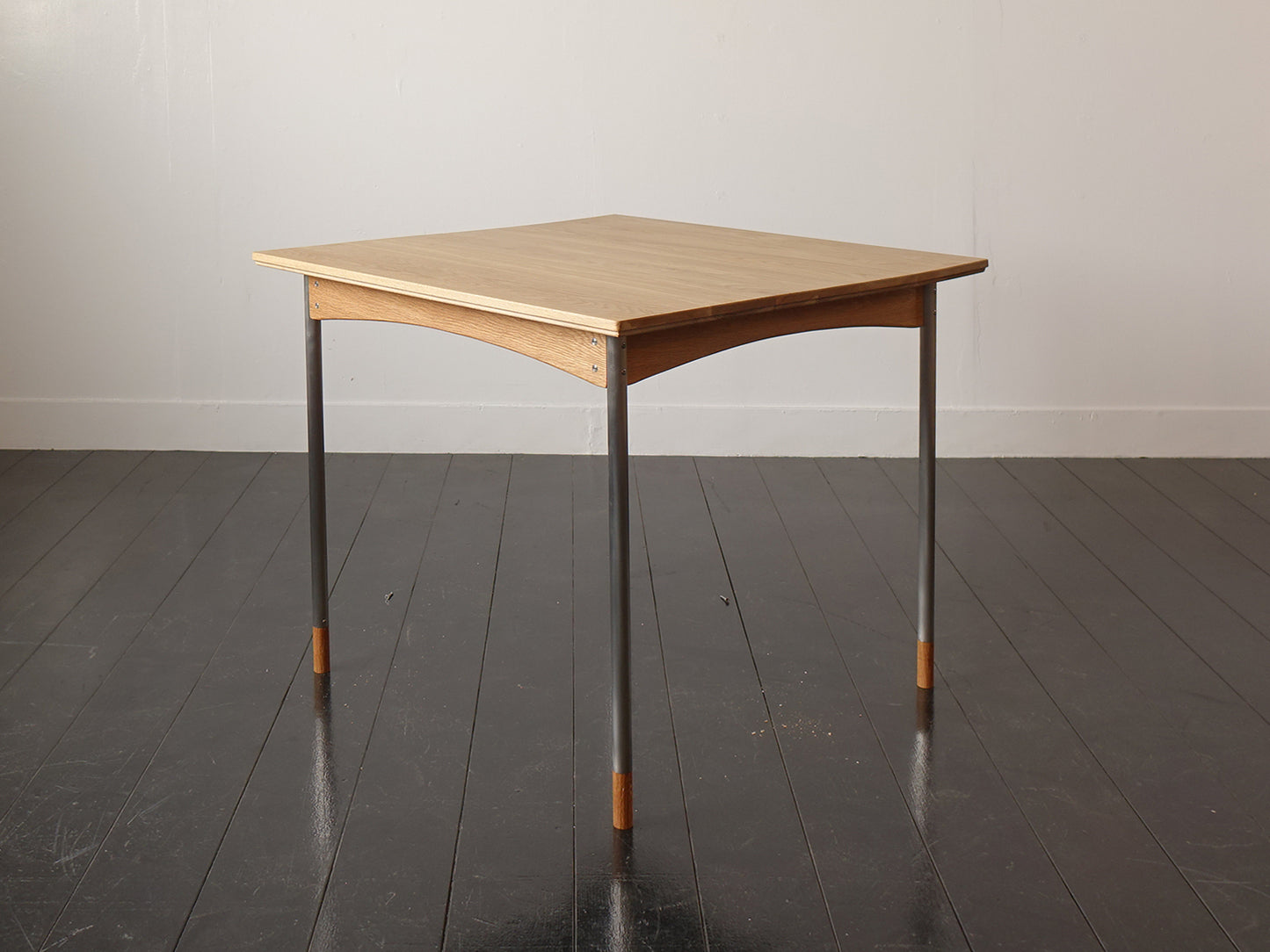 Model.72 Square Table -new-