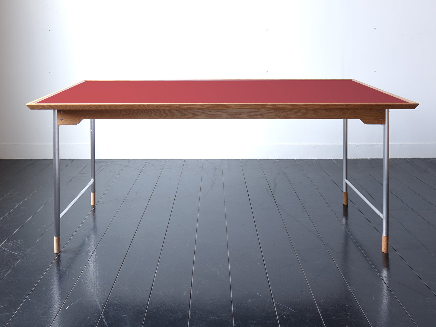 Model.24 Dining Table