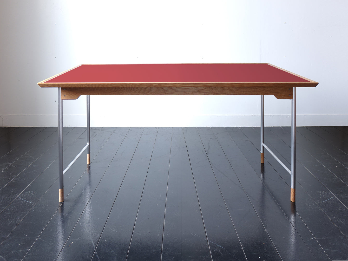 Model.24 Dining Table