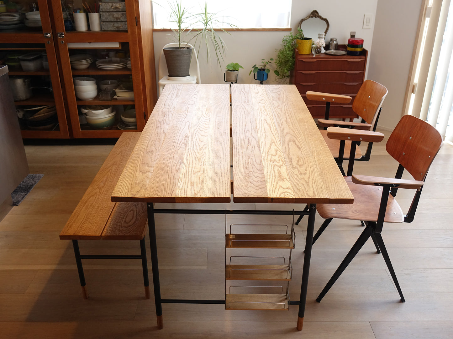 Model.40 Dining Table