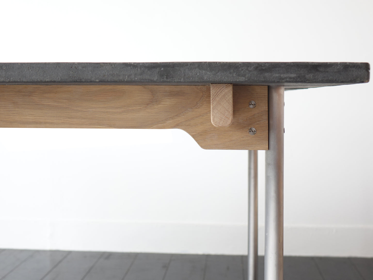 Model.41 Dining Table