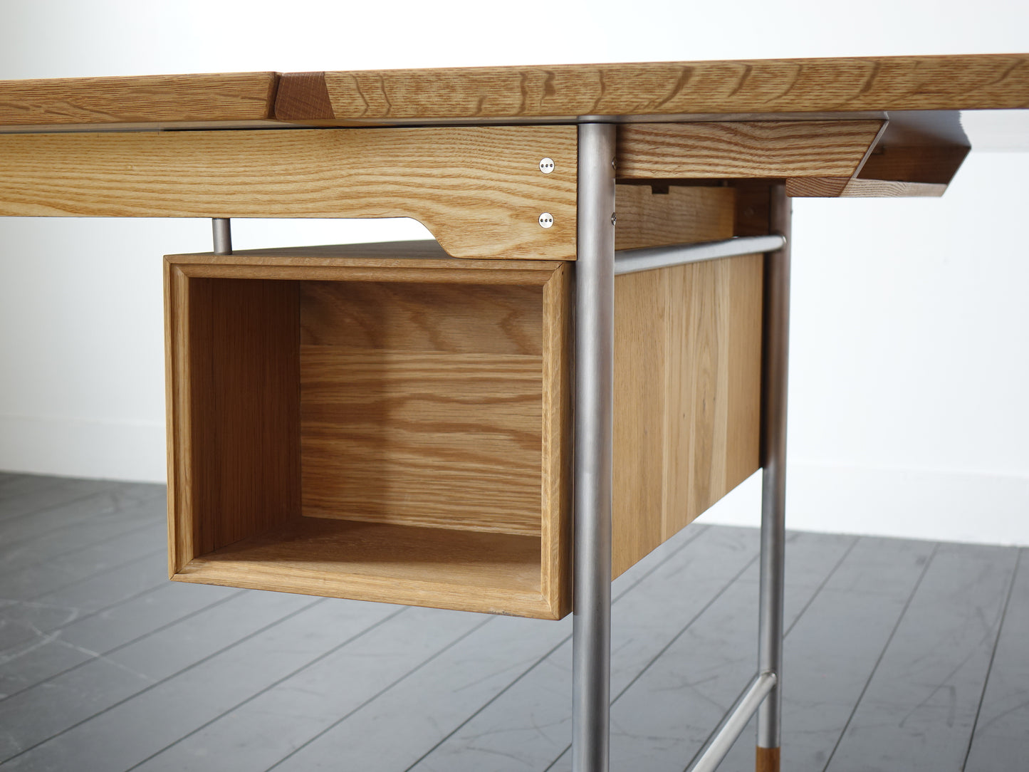 Model.26 Desk