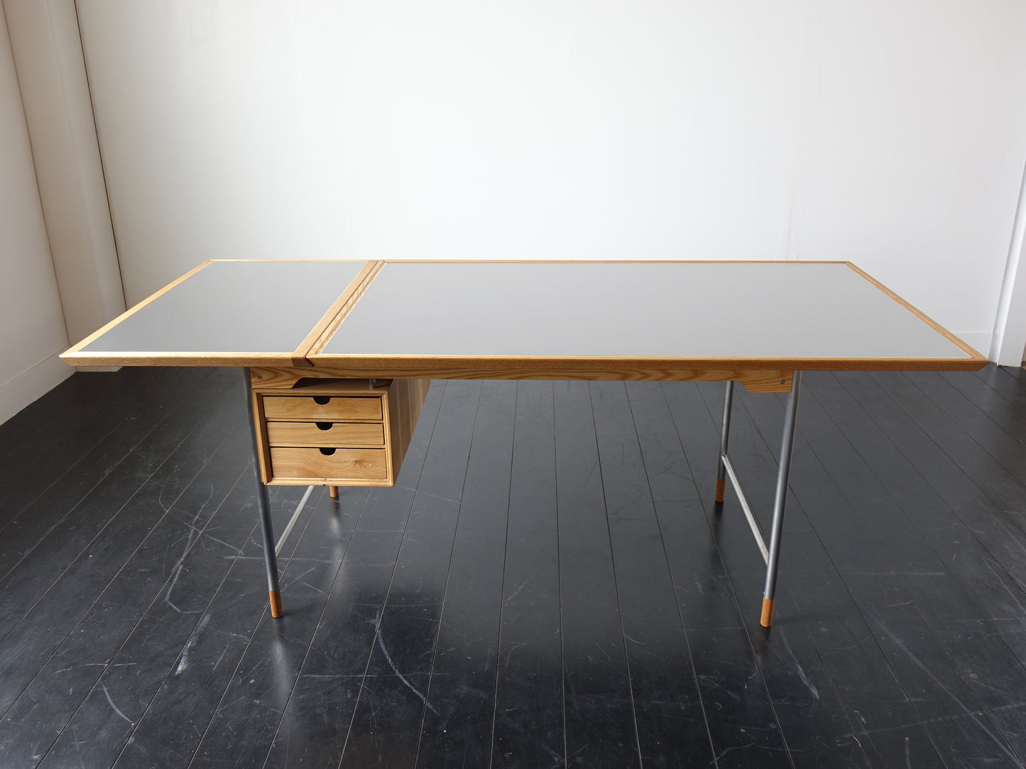 Model.26 Desk