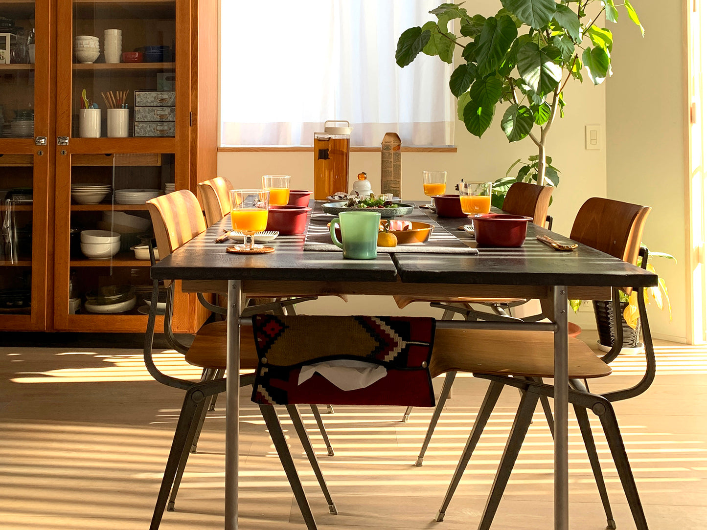 Model.41 Dining Table