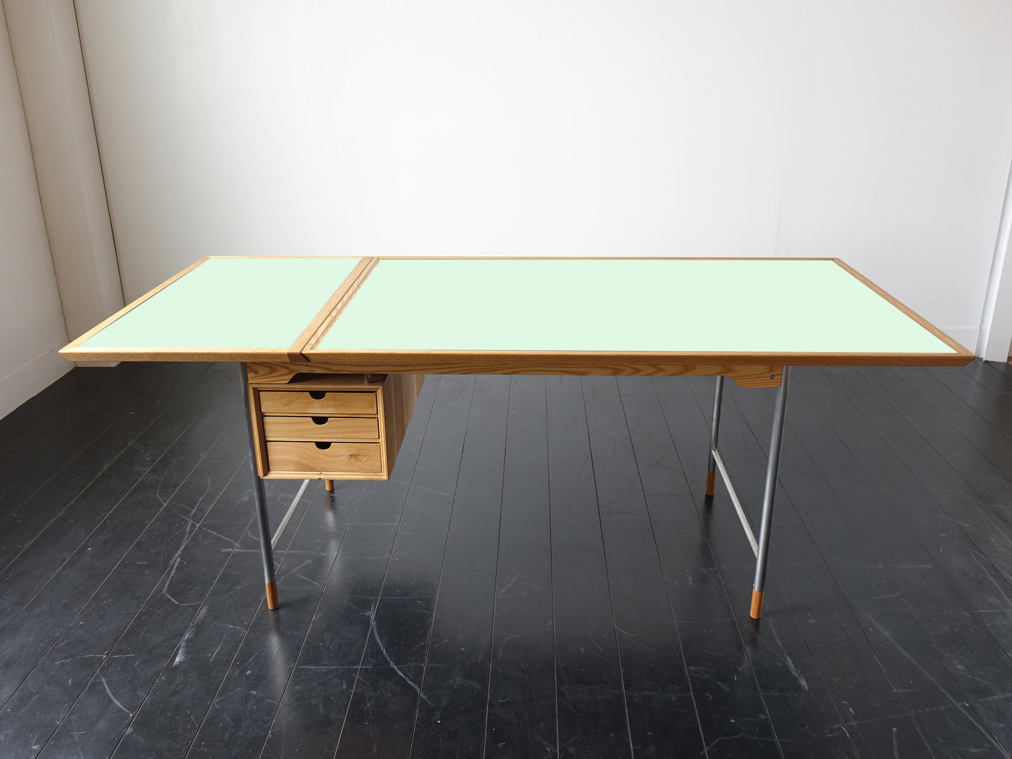 Model.26 Desk