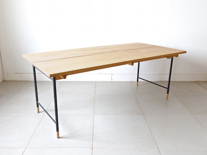 Model.40 Dining Table