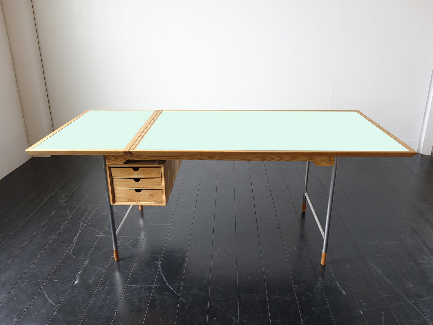 Model.26 Desk