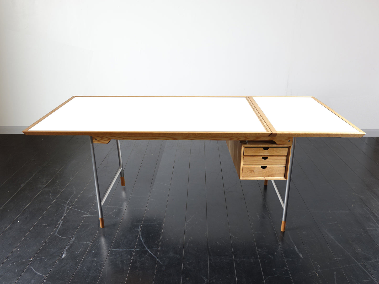 Model.26 Desk