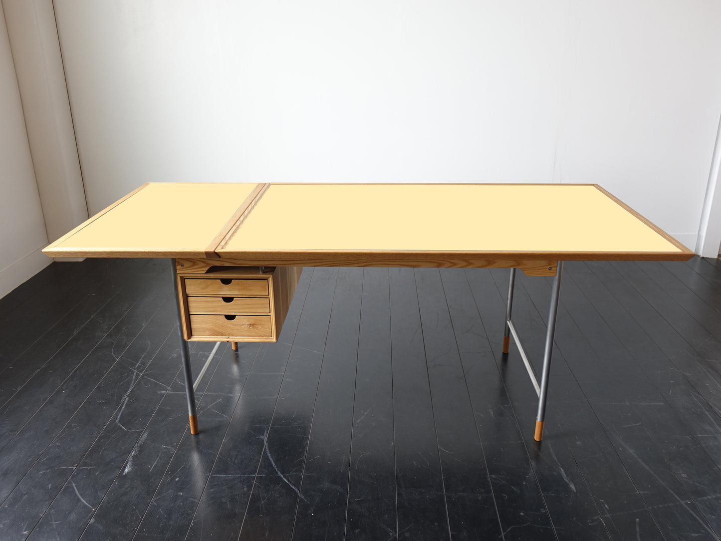 Model.26 Desk