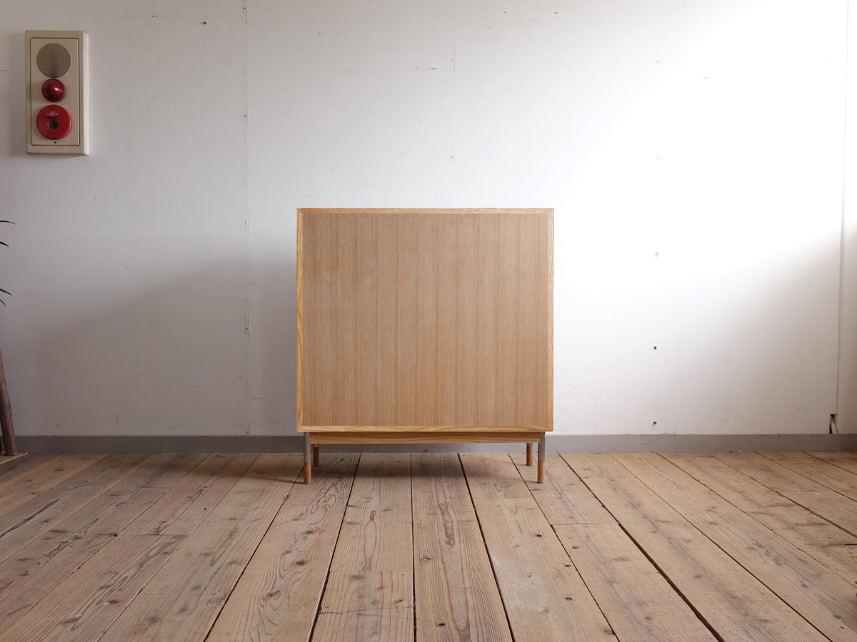 Model.31 CUPBOARD Small