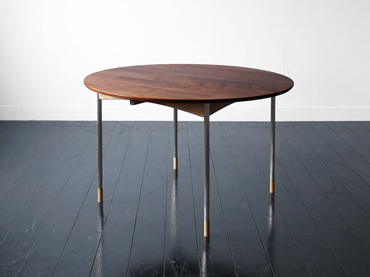 Model.74 Round Table Walnut