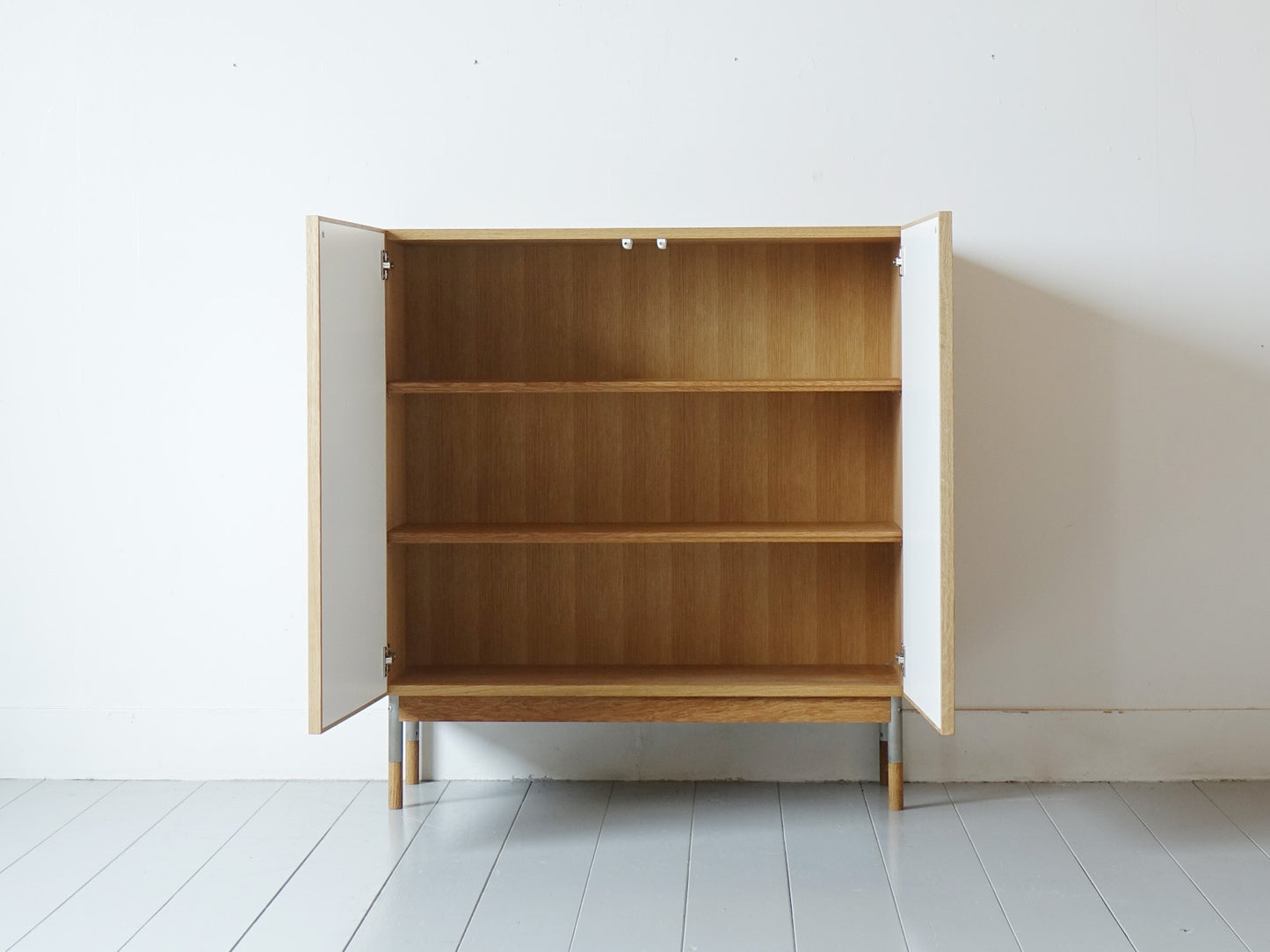 Model.33 CUPBOARD Small