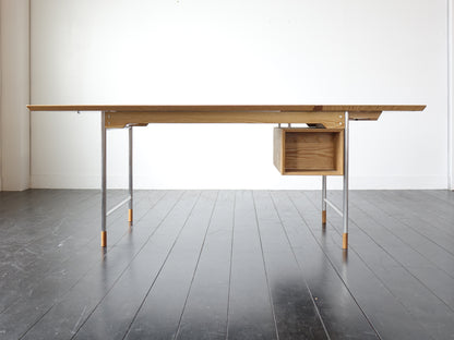 Model.26 Desk