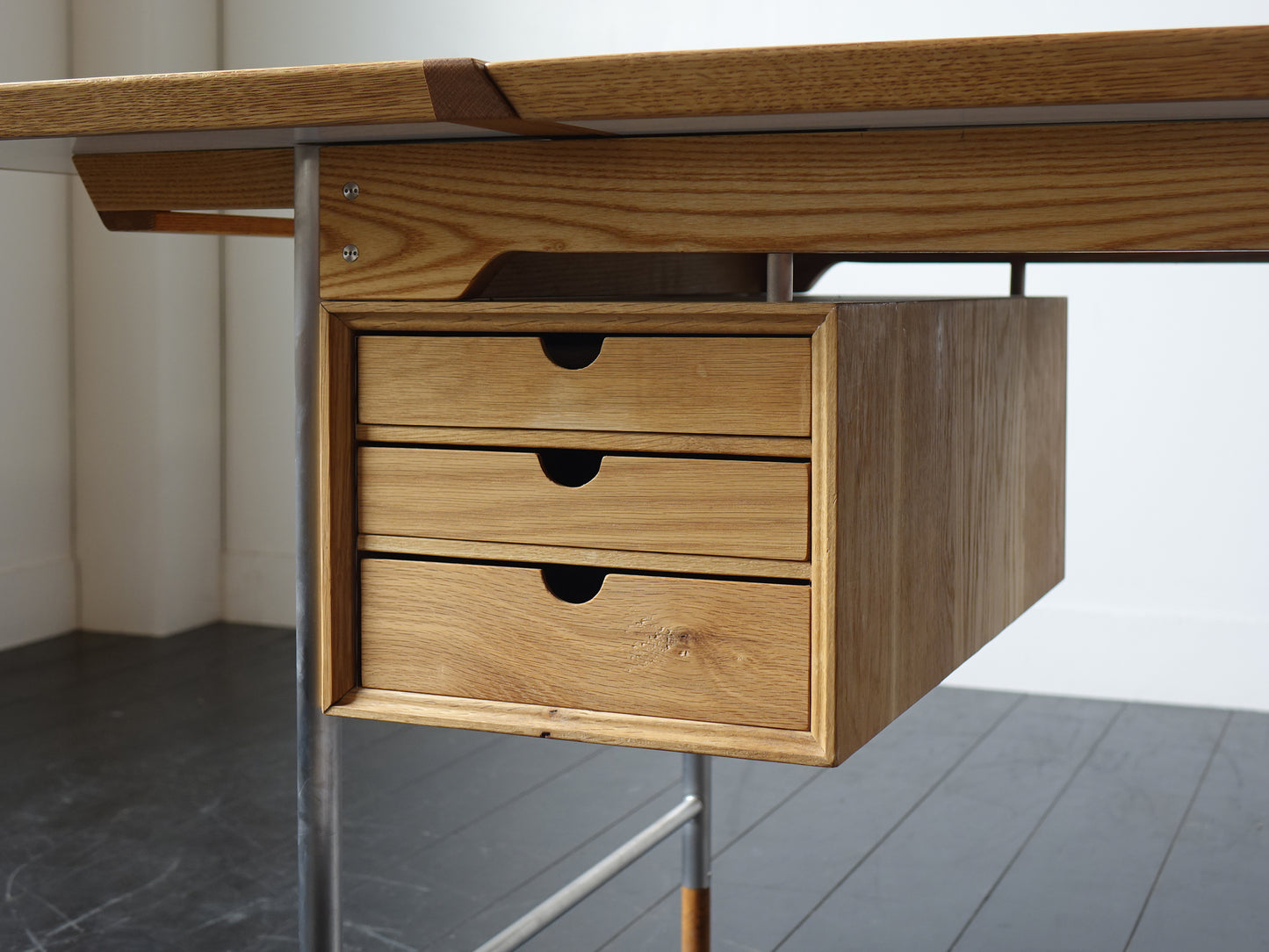 Model.26 Desk