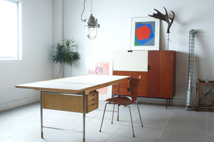 Model.26 Desk