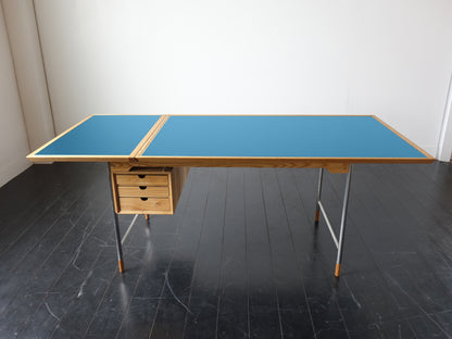 Model.26 Desk