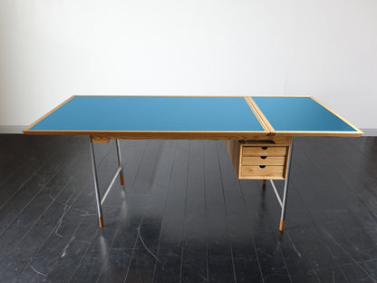 Model.26 Desk