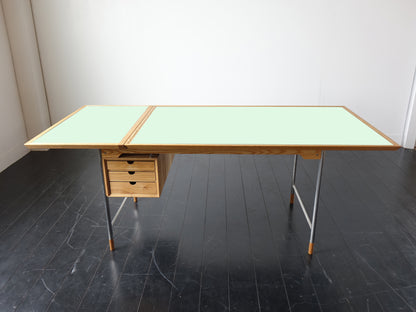 Model.26 Desk