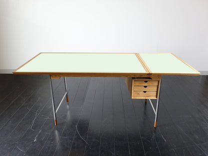 Model.26 Desk