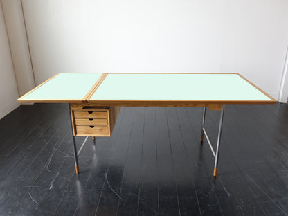 Model.26 Desk