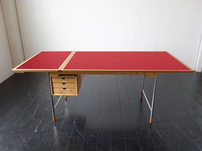 Model.26 Desk