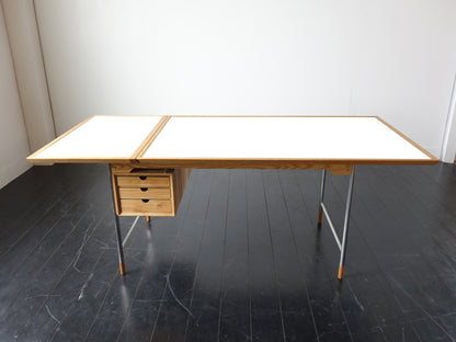 Model.26 Desk