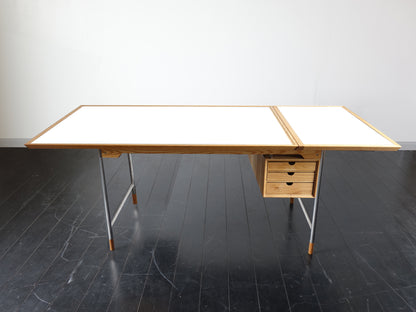 Model.26 Desk