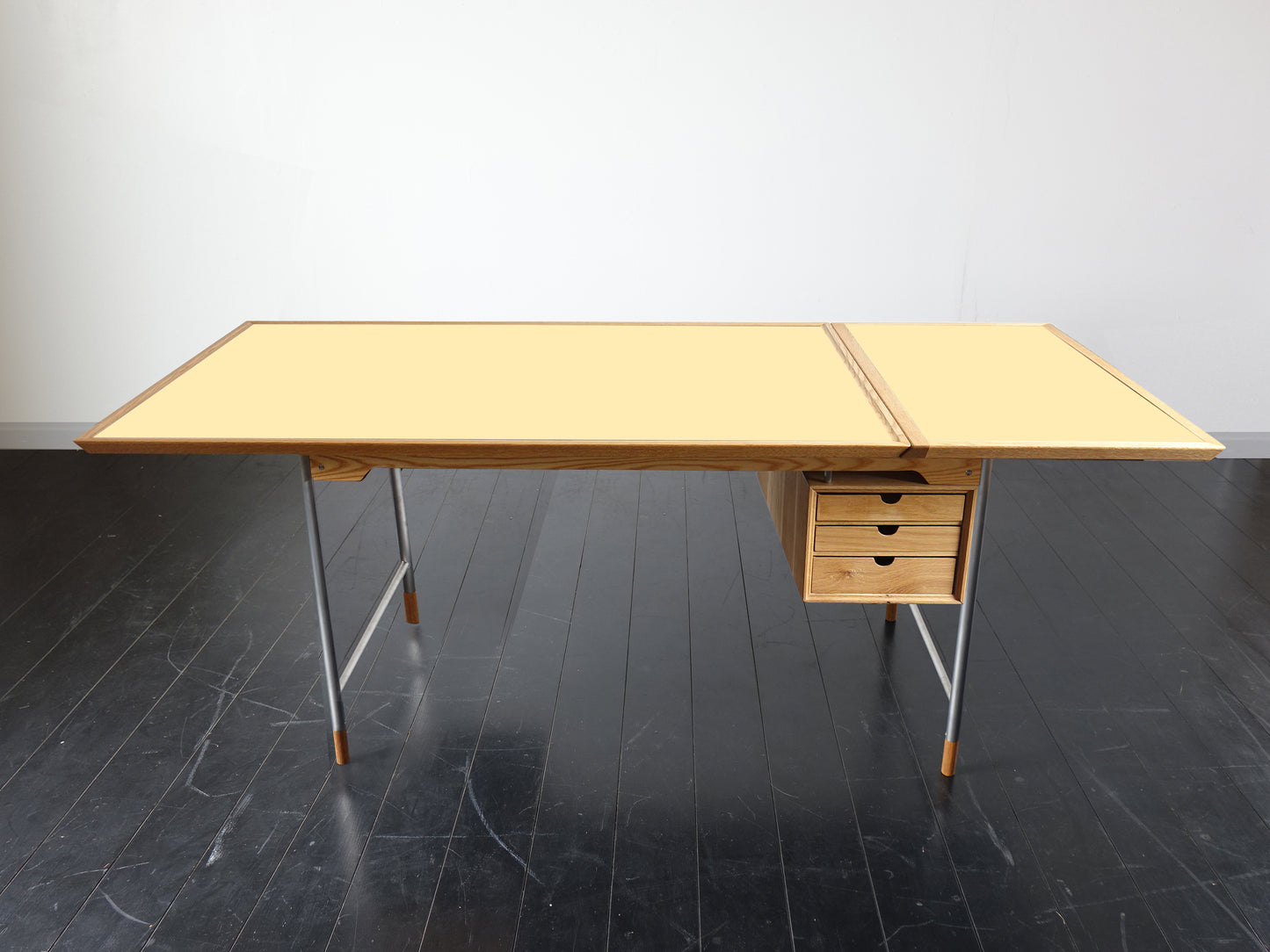 Model.26 Desk